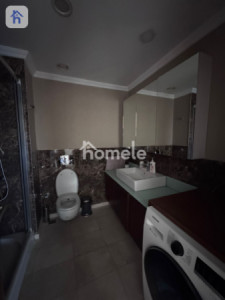 Modern apartment with park view Image 9