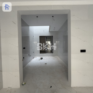 خانوویەکی دوو نهۆمی ئارام و گونجاوە بۆ خێزانەکان image 9