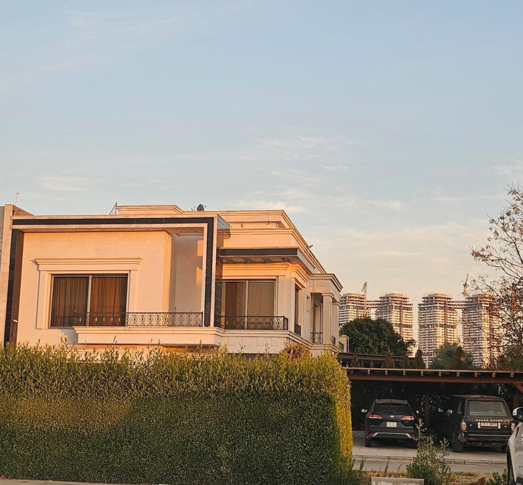 Modern Villa in Dream City for Sale