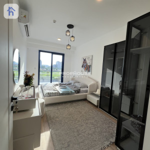 Modern 1-Bedroom Apartment for Sale image 4