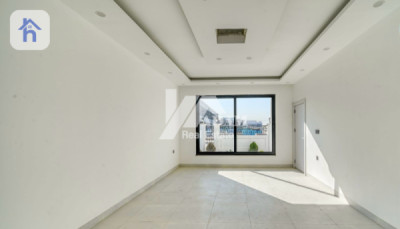 Cozy 4 bedroom House image 10