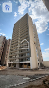 9th-Floor Apartment with 3 Bedrooms image 2
