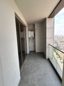 Modern 4 BR Apartment in Prime Location Image 23