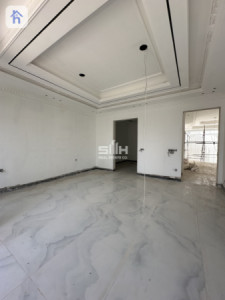 Elegant Residence in Dream City Image 15