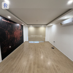 Modern Office Space in Phoenix Tower image 3