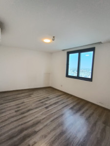 Spacious 2 Bedroom Unit image 5