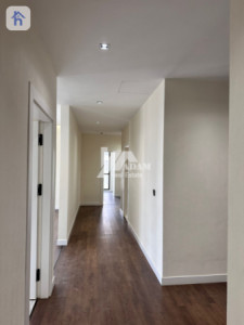 Spacious Apartment with Beautiful Views Image 8