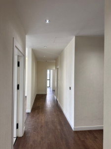 Modern 4 BR Apartment in Prime Location Image 13