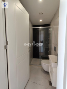 Modern Apartment with Two Bedrooms Image 4