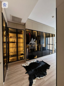 Modern 2-Bedroom Apartment in Empire Square image 9