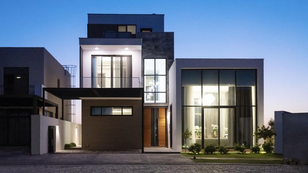 خانوویەکی لوکس لە لە داماک هیڵز