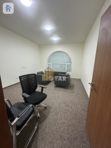 Cozy office space in Italian Village image 1