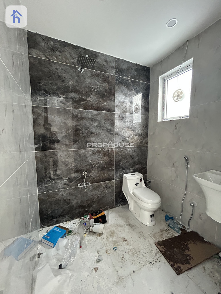 Spacious 4-Bedroom House in Erbil Image 9