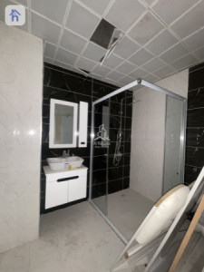 Modern Apartment image 4