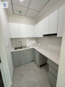 مكتب بمساحة 123 متر مربع مع مطبخ وصالة صورة 5