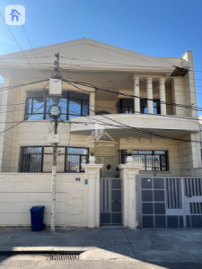 Three Floor House image 2