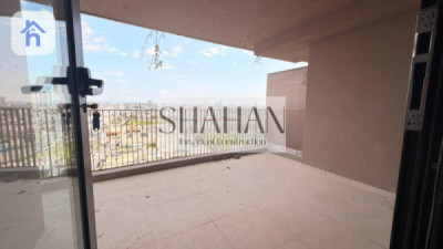 Spacious 4-Bedroom Apartment with Stunning Views Image 12