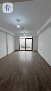 شوقەیەکی یەک ژووری نوستن لە تاوەرەکانی ئیمپایەر پیرڵ وێنە 3