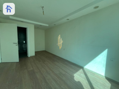 Modern Apartment image 4