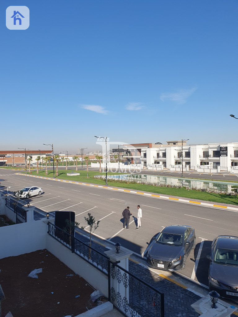 Commercial House (242m²) Image 14