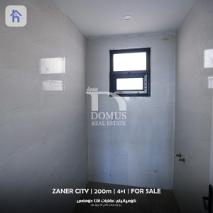 Spacious house with multiple rooms Resim 16