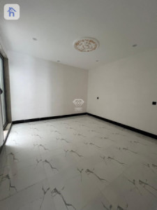Spacious house with multiple rooms Resim 6