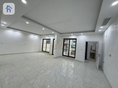 Spacious House in Zaiton Plus VIP Image 4