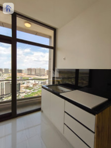 Spacious Apartment in Empire Pearl Towers image 5