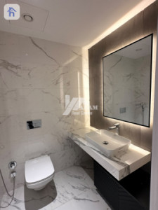 Luxurious 4-Bedroom Apartment on High Floor image 3