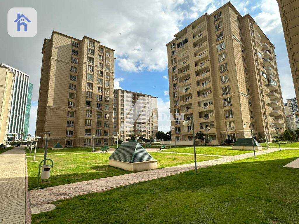 Charming 275m² Apartment for Rent Image 28