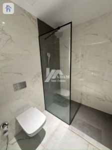 Modern Apartment image 19