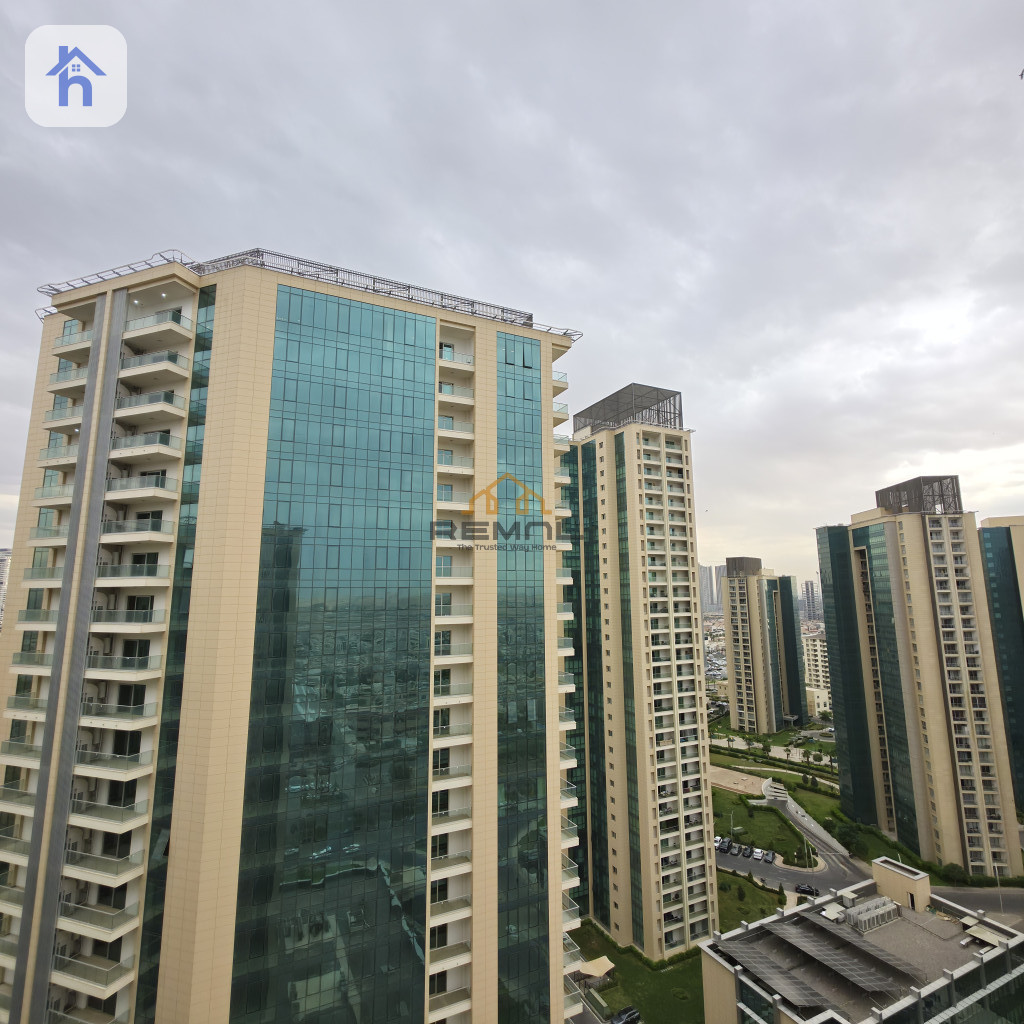 An 2+1 apartment for sale in Empire Square Resim 2
