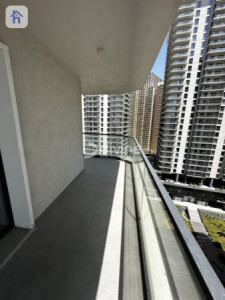 Contemporary 2-Bedroom Apartment with Large Living Space Resim 9