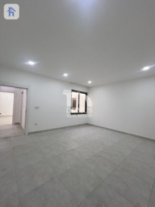 Modern 5-Bedroom Residence in Aram city Image 8