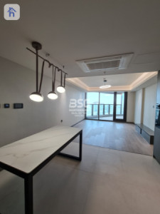 Modern 1-bedroom apartment in Cavalli Tower image 2