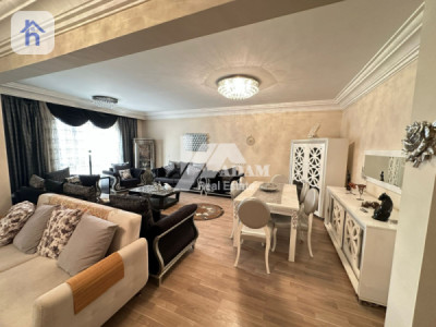 Charming 275m² Apartment for Rent Image 9