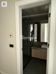 Elegant Apartment in Garden City image 14