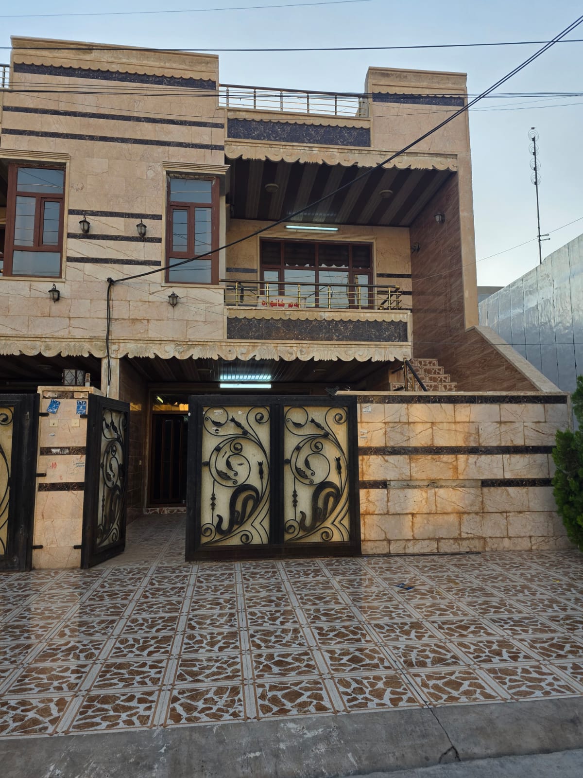 منزل طابقین