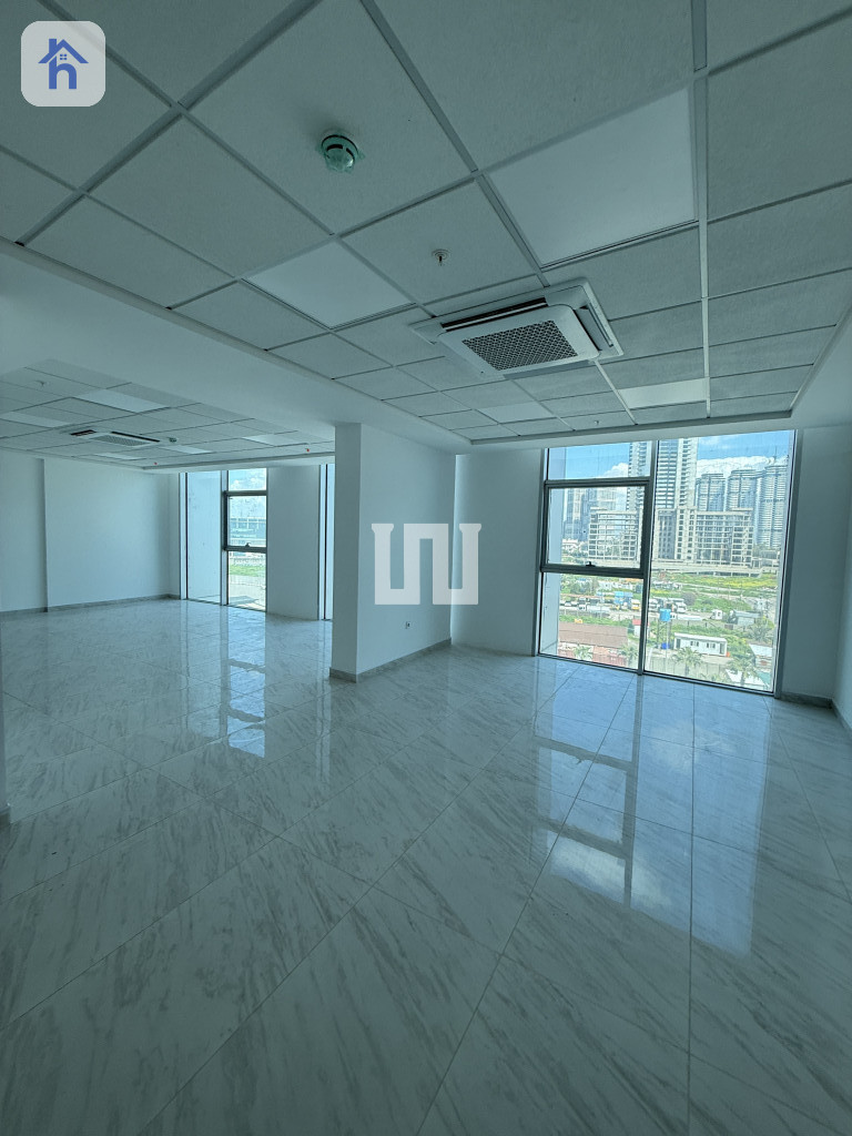 مكتب للإيجار في إمبير بيزنس تاورز