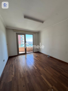 Modern 4-Bedroom Apartment with Beautiful View Image 10