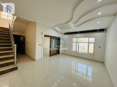 Luxury House Image 8
