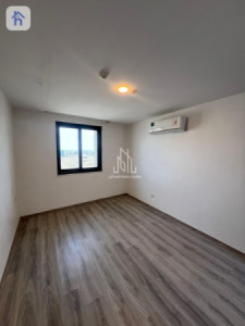 Modern Apartment in Life Towers Image 3