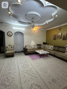 Three Floor House Image 9