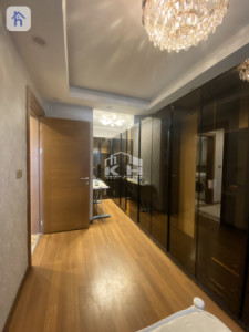 Modern Apartment Image 7