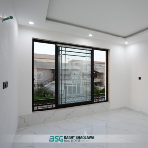 Cozy Modern House with 4 Bedrooms image 2