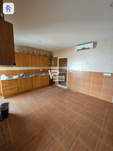 Bright and Spacious 7th Floor Apartment Image 4