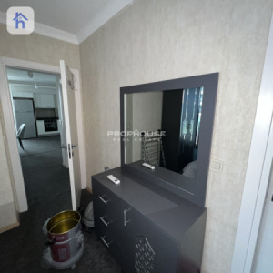 Elegant 2-Bedroom Apartment with Amenities Image 8