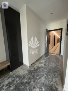 شقة واسعة بتصميم عصري صورة 5