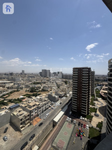 Luxurious 5-Bedroom Apartment in Erbil Image 16