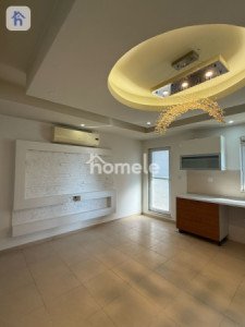 Spacious Apartment in Garden City Image 5